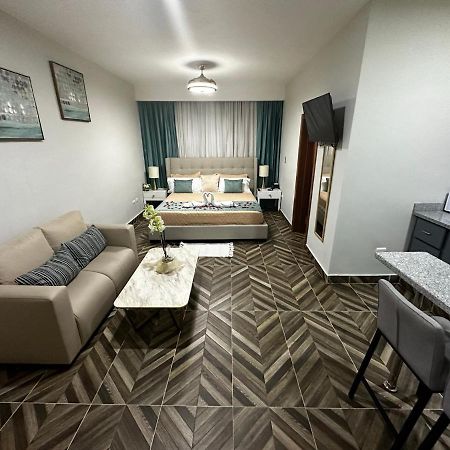 Hotel Monarca Higuey Bagian luar foto