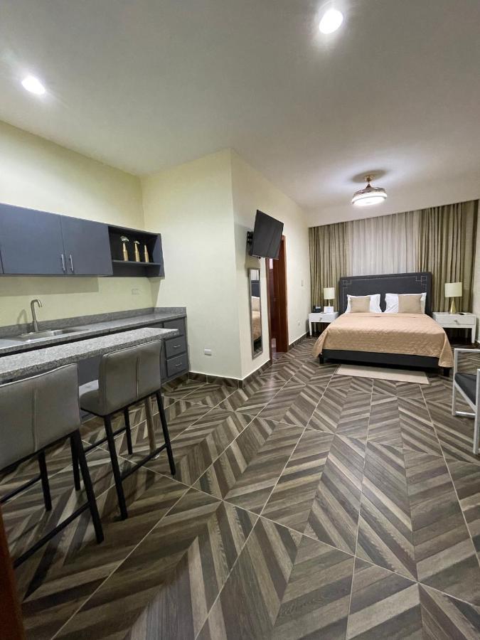 Hotel Monarca Higuey Bagian luar foto