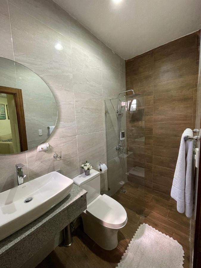Hotel Monarca Higuey Bagian luar foto
