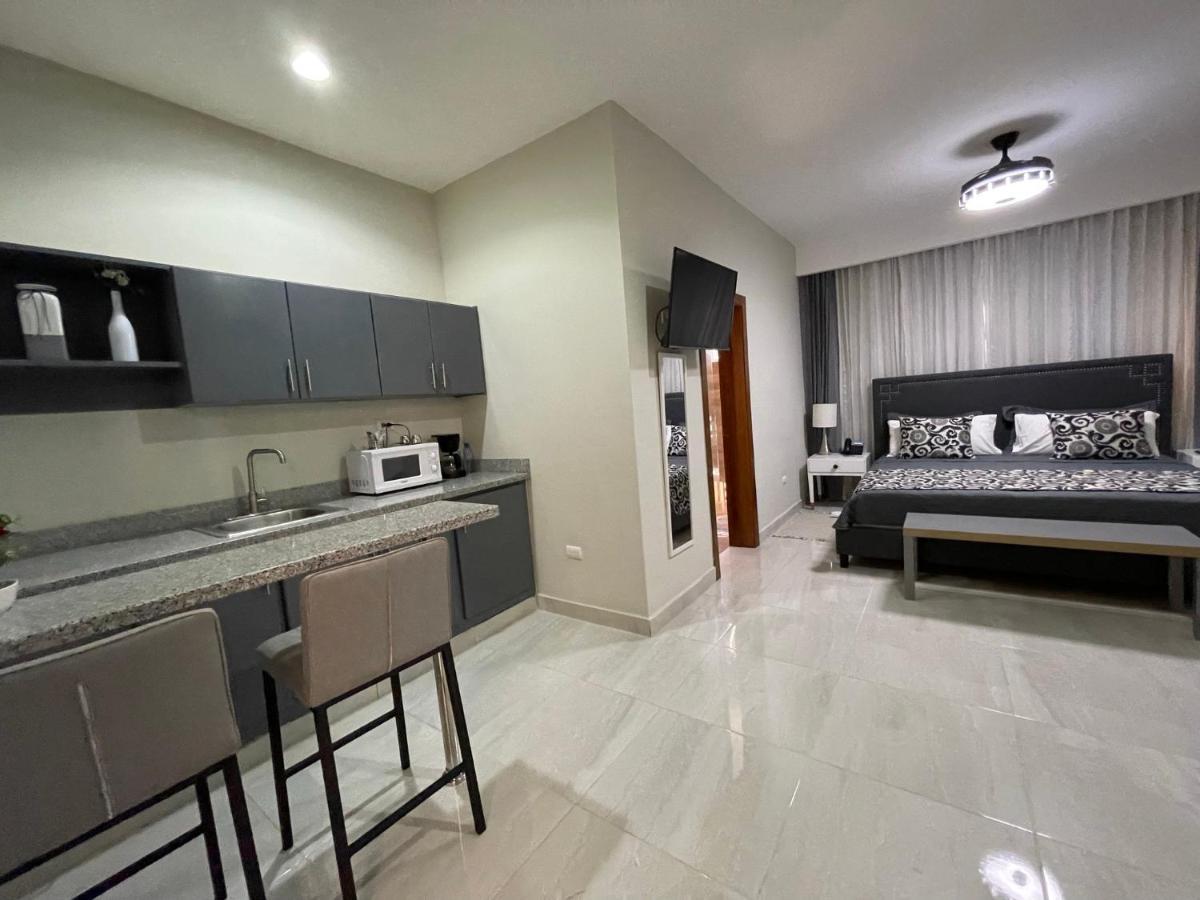 Hotel Monarca Higuey Bagian luar foto