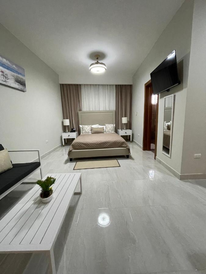 Hotel Monarca Higuey Bagian luar foto