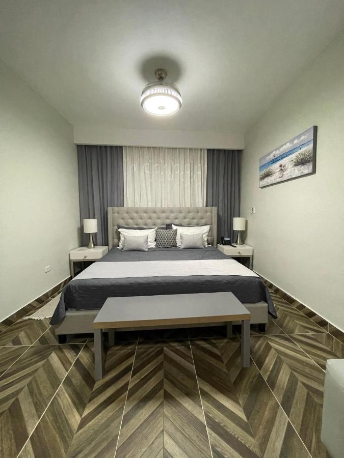 Hotel Monarca Higuey Bagian luar foto