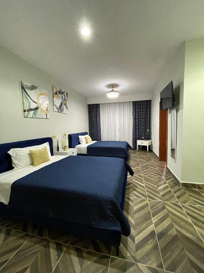 Hotel Monarca Higuey Bagian luar foto