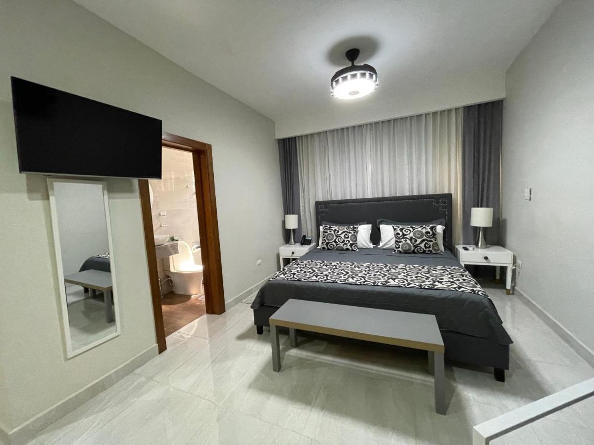 Hotel Monarca Higuey Bagian luar foto