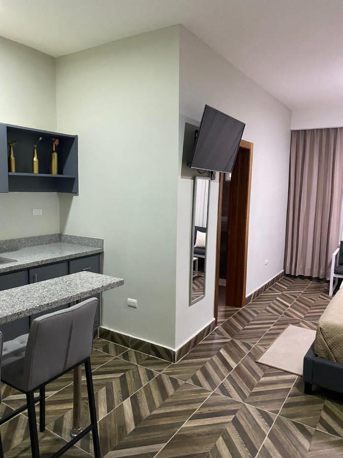 Hotel Monarca Higuey Bagian luar foto