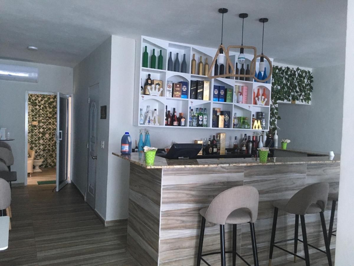 Hotel Monarca Higuey Bagian luar foto