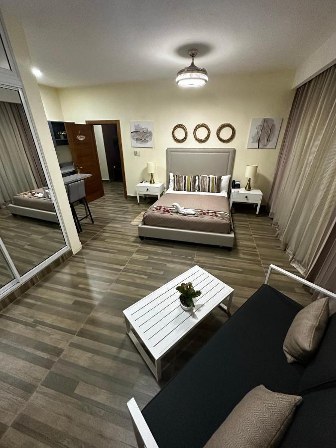 Hotel Monarca Higuey Bagian luar foto