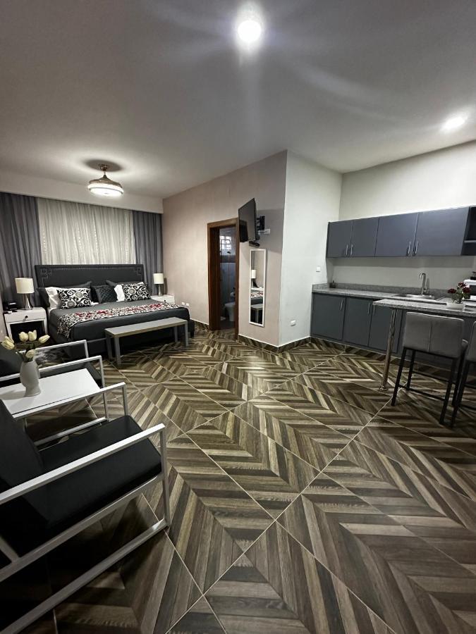 Hotel Monarca Higuey Bagian luar foto