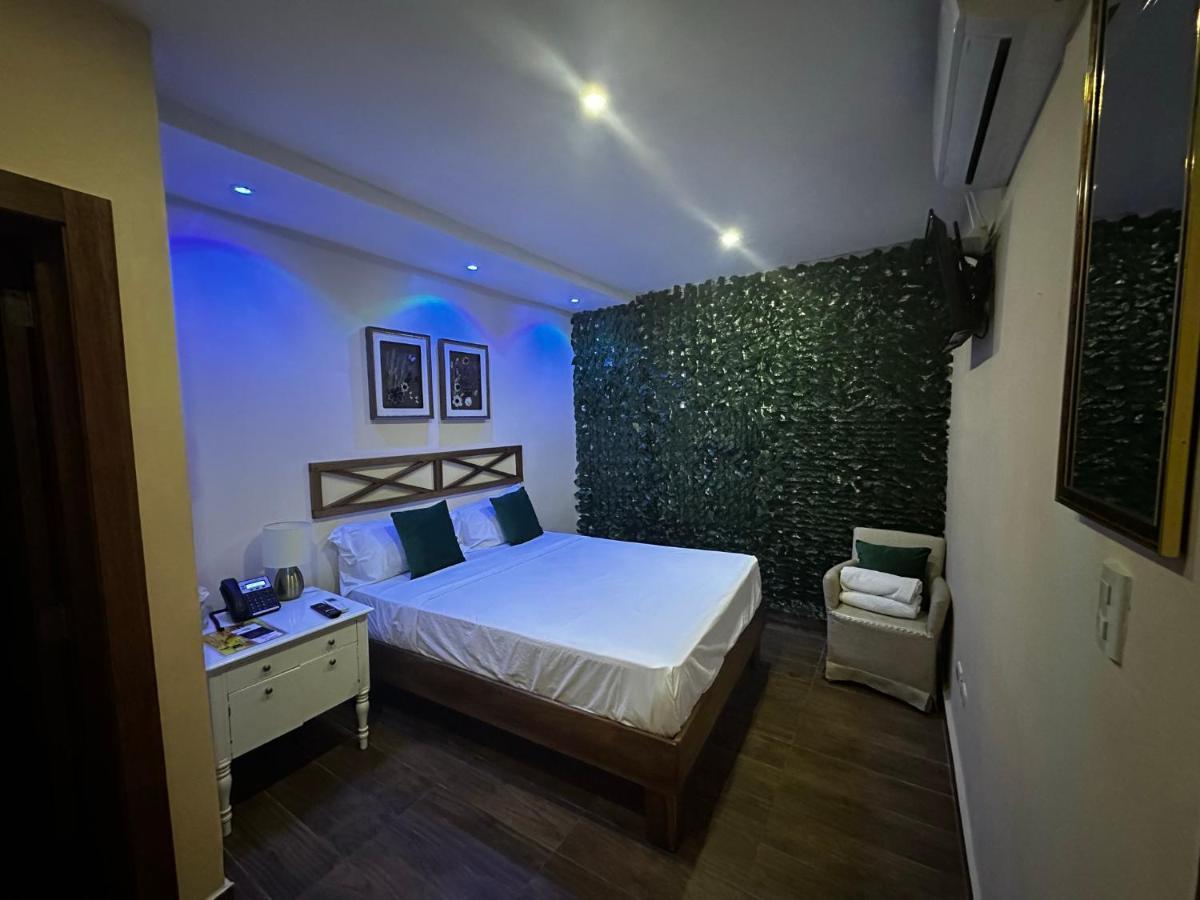 Hotel Monarca Higuey Bagian luar foto
