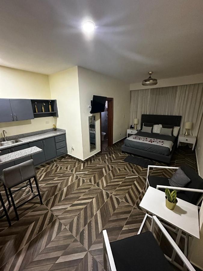 Hotel Monarca Higuey Bagian luar foto